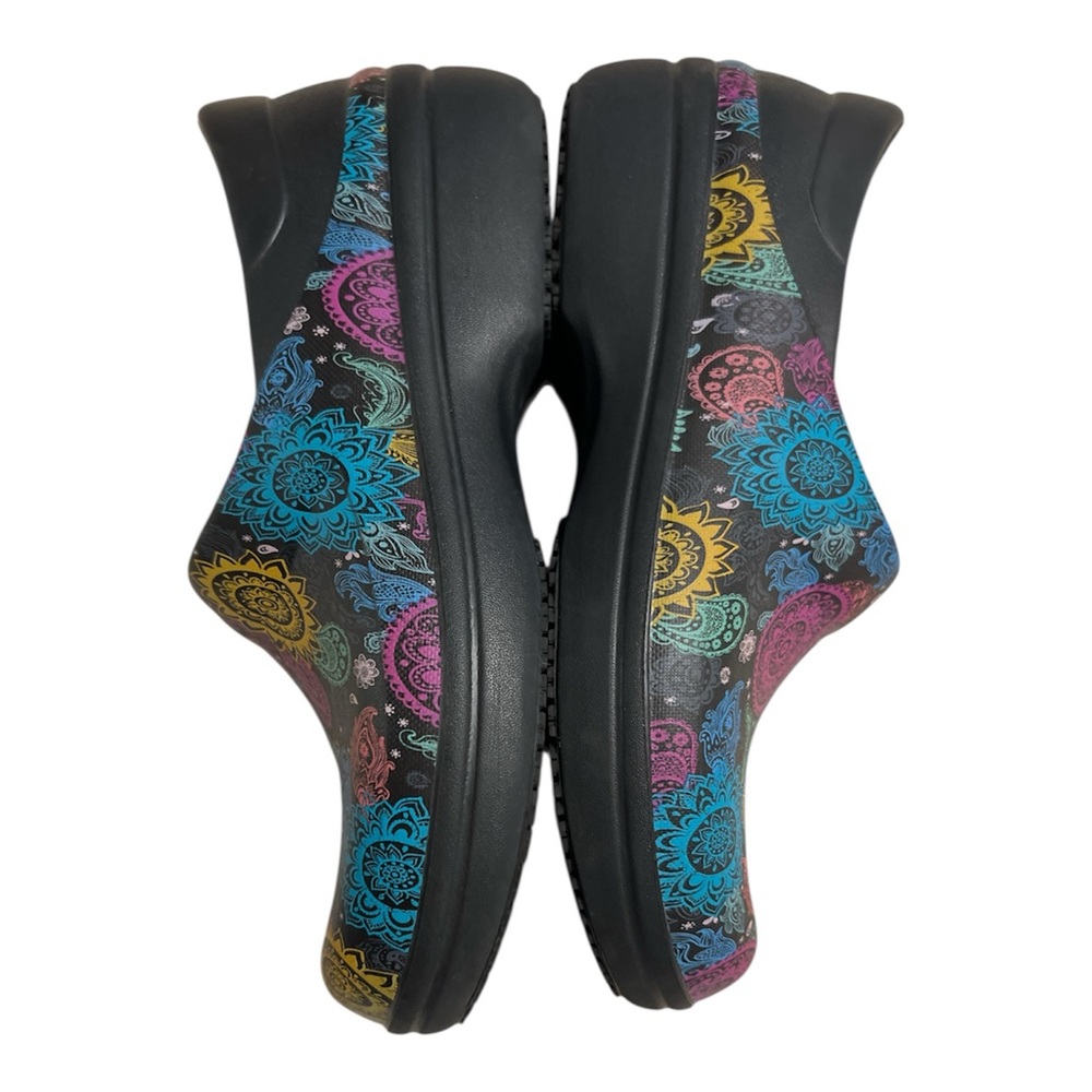 Crocs Neria Pro II Clog Size Women's 11 Multicolor Paisley Work/Nursing Shoe - Picture 3 of 5